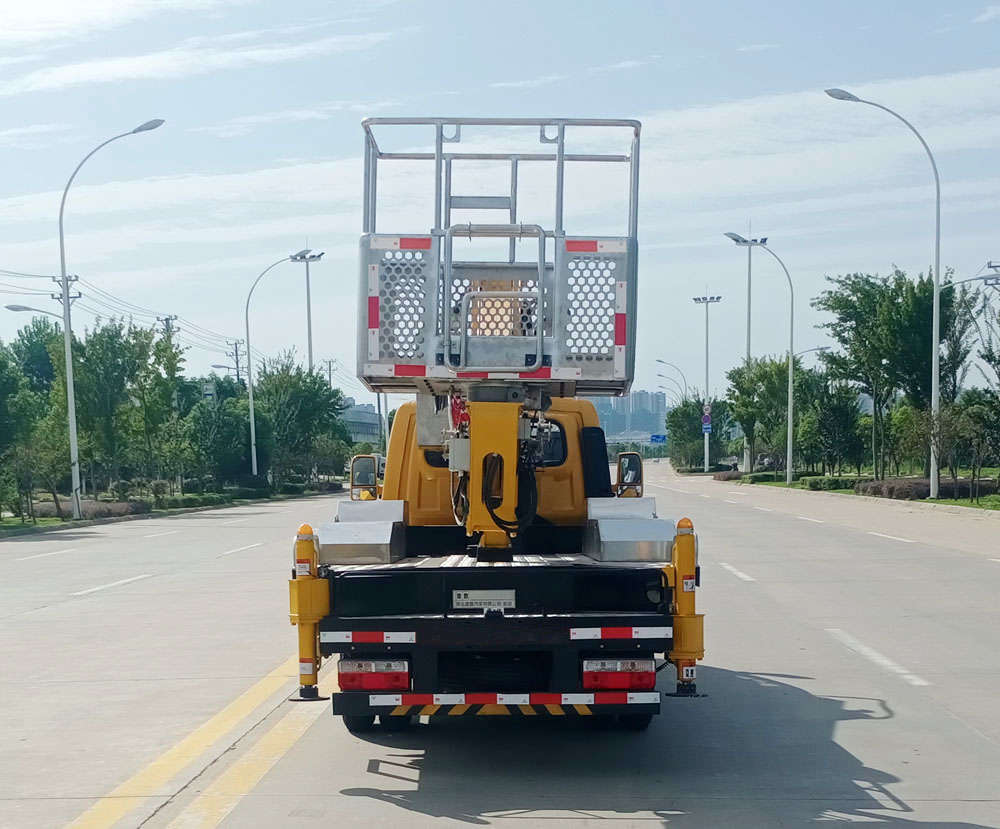 藍牌東風(fēng)途逸伸縮臂高空作業(yè)車